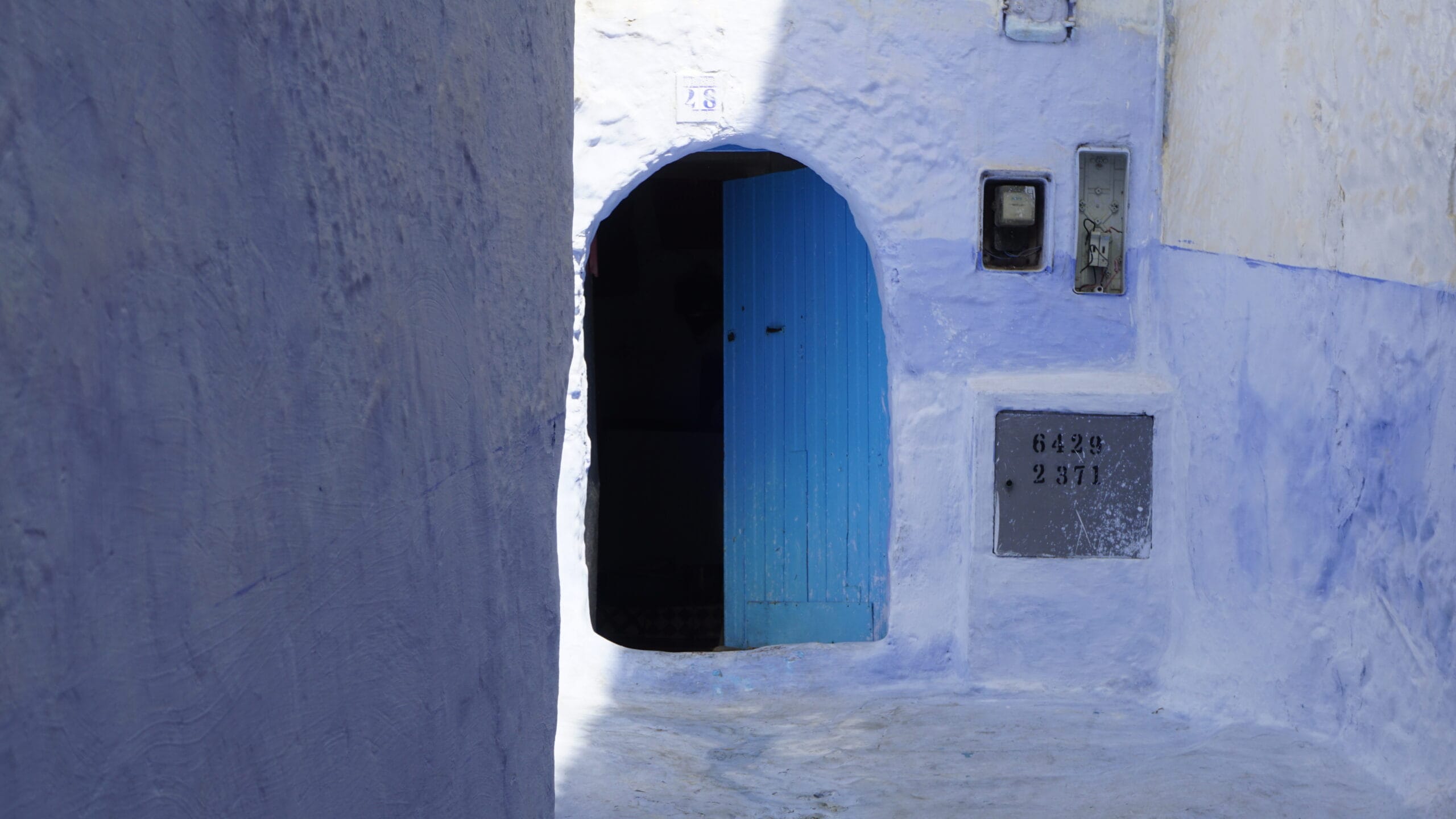 chefchaouen blue pigment,chefchaouen blue town,chefchaouen blue medina,chefchaouen description,chefchaouen doors,chefchaouen old town,chefchaouen history,chefchaouen jewish history,chefchaouen facts,doors of chefchaouen,history of chefchaouen,chefchaouen blue color,famous blue city in morocco,moroccan architecture,moroccan tiles