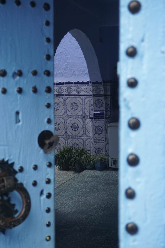 chefchaouen blue pigment,chefchaouen blue town,chefchaouen blue medina,chefchaouen description,chefchaouen doors,chefchaouen old town,chefchaouen history,chefchaouen jewish history,chefchaouen facts,doors of chefchaouen,history of chefchaouen,chefchaouen blue color,famous blue city in morocco,moroccan architecture,moroccan tiles
